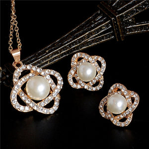 Ladies Vintage Pearl Gold jewelry Clear Crystal Set