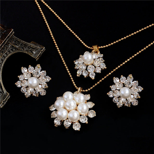 Ladies Vintage Pearl Gold jewelry Clear Crystal Set