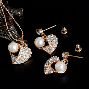 Ladies Vintage Pearl Gold jewelry Clear Crystal Set