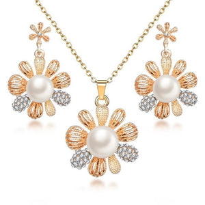 Ladies Vintage Pearl Gold jewelry Clear Crystal Set