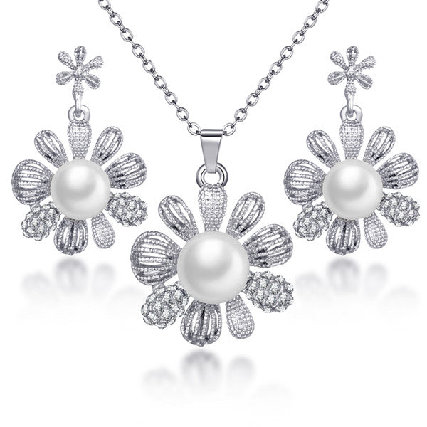 Ladies Vintage Pearl Gold jewelry Clear Crystal Set
