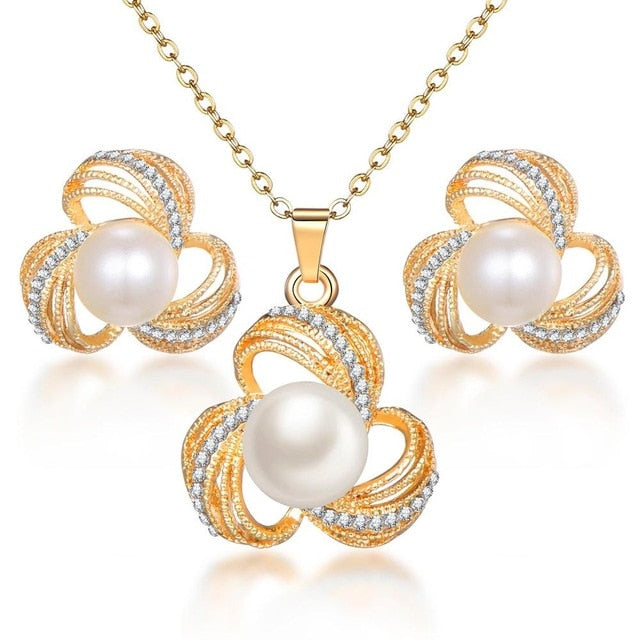 Ladies Vintage Pearl Gold jewelry Clear Crystal Set