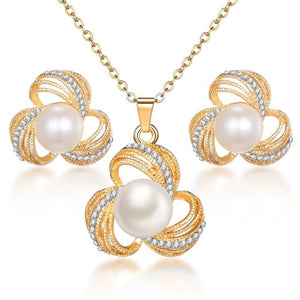 Ladies Vintage Pearl Gold jewelry Clear Crystal Set