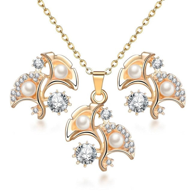 Ladies Vintage Pearl Gold jewelry Clear Crystal Set